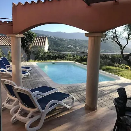 Villa Superbe Avec Piscine Vue Mer, Proche